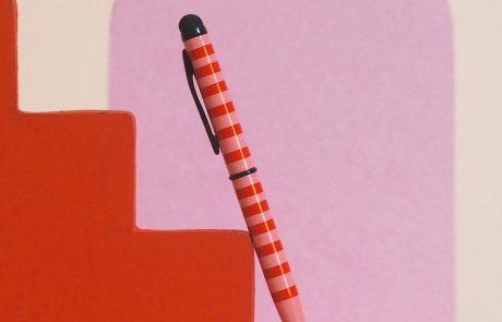 Bolígrafo mini metálico con rayas color rosado