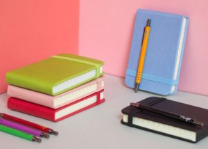 cuadernos mini pocket con bolígrafo